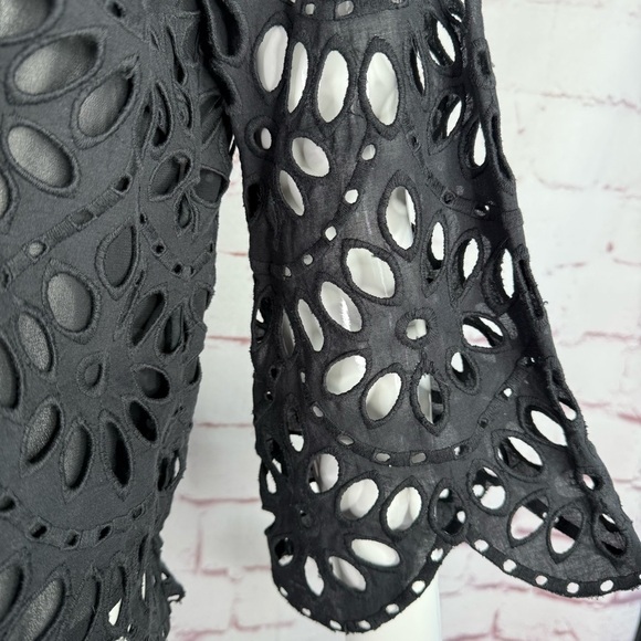 ANN TAYLOR MP Black Cotton Scalloped Eyelet 3/4 Bell Sleeves Medium PETITE Top - Picture 4 of 15